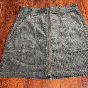 Hollister Women’s Sz 3 Ultra High Olive Green Corduroy Skirt Zip Front Multi Zip